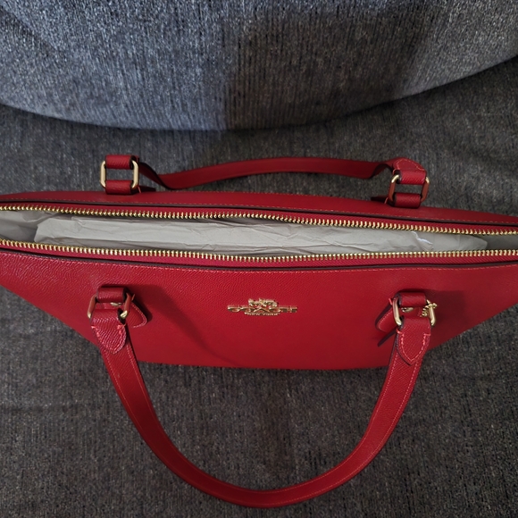 Coach Gallery Tote Bag - Picture 6 of 6